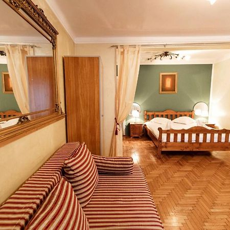 Dream House Brasov Hotel ภายนอก รูปภาพ