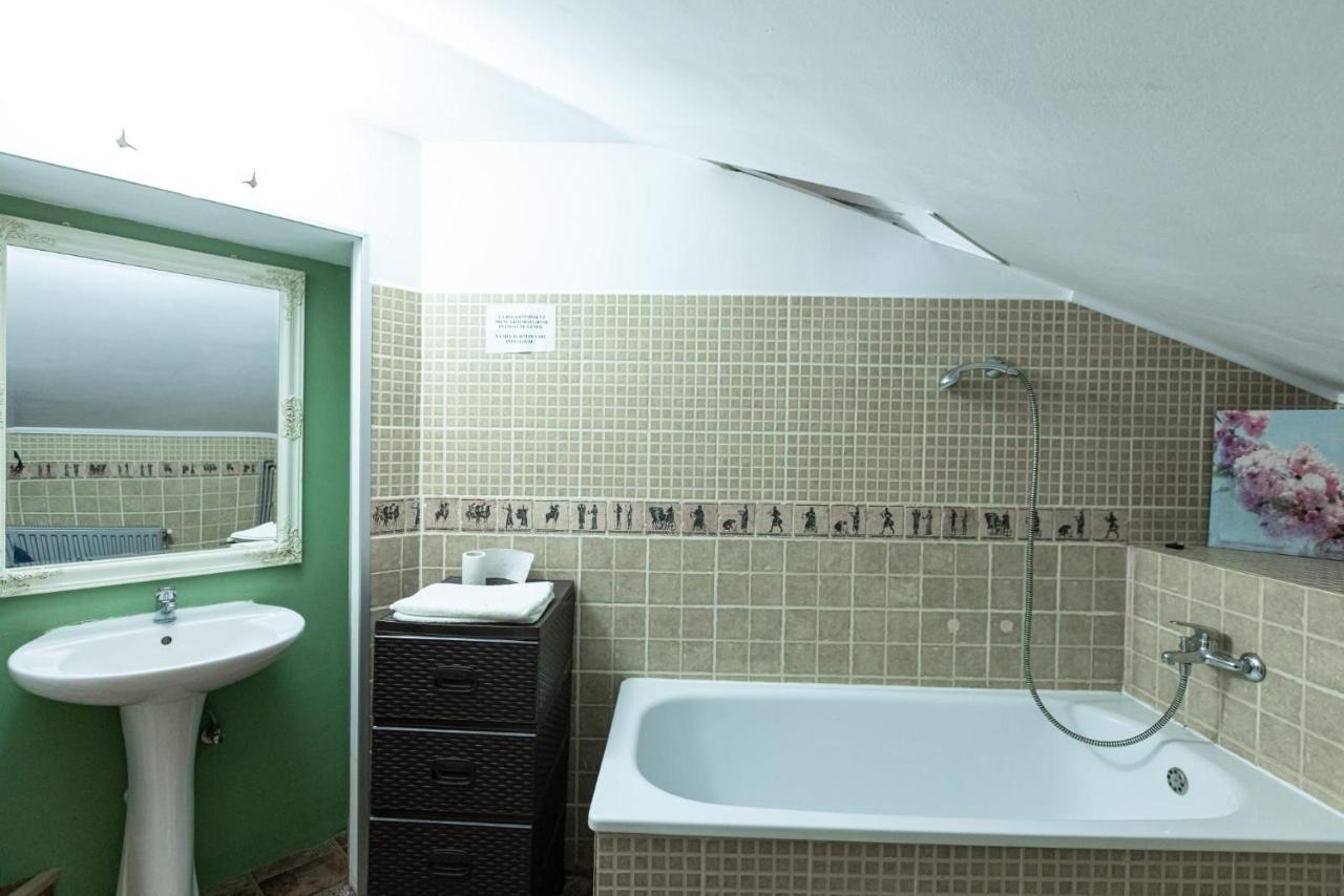 Dream House Brasov Hotel ภายนอก รูปภาพ